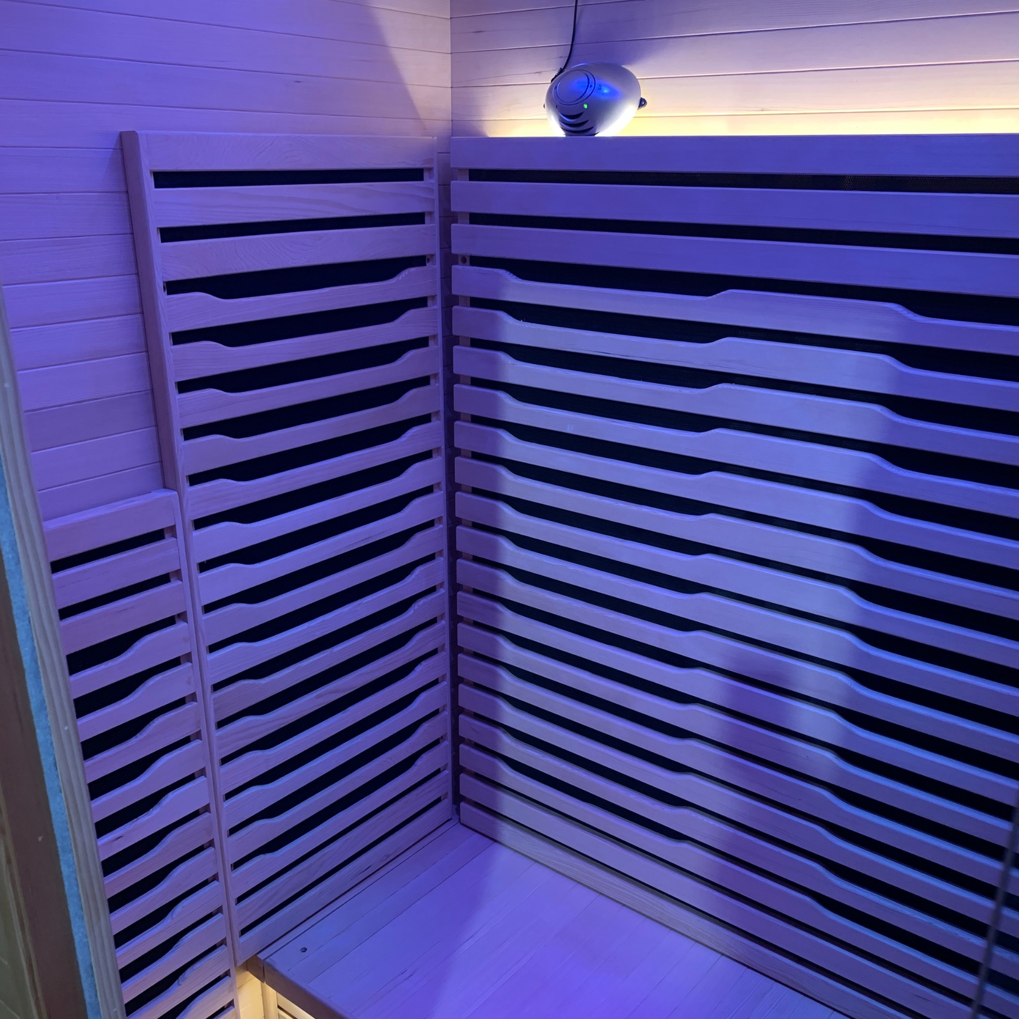 Blisspod | Helsinki | Full Spectrum + Red Light Therapy | Deluxe Sauna | Low EMF | Extra-Large Red-Light Therapy Penal | Infrared Red Glass Heaters & Chromotherapy | 2 Person